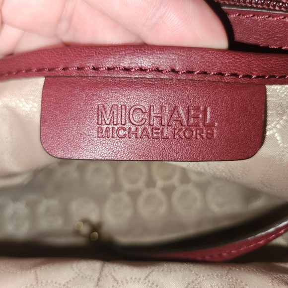 Michael Kors Quilted Selma Bag Satchel in Claret - Picture 7 of 12